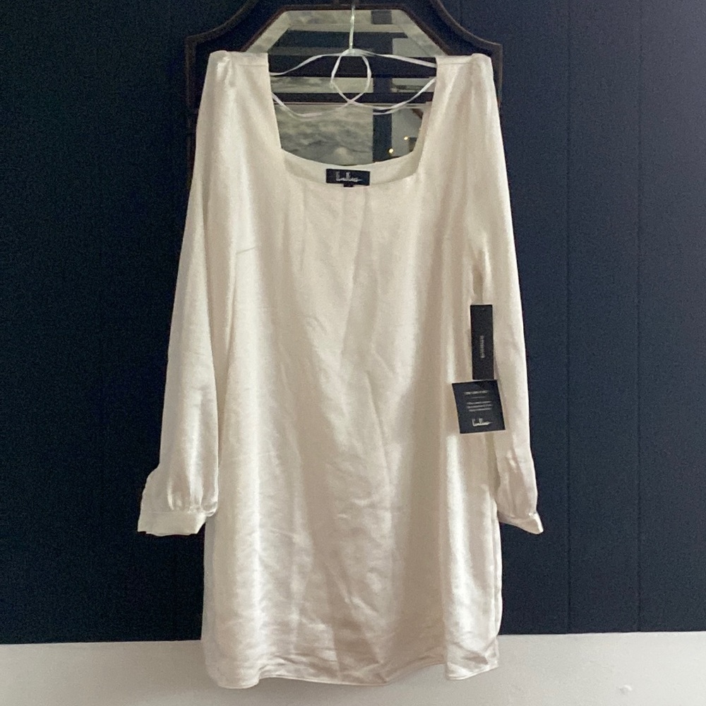 LuLu’s brand new with tags white satin long sleeved beautiful lined mini dress